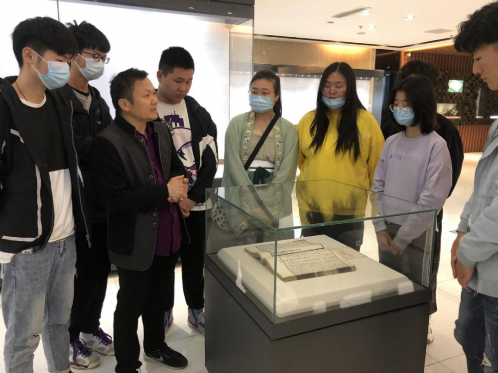 1618922292764887.png blob.png