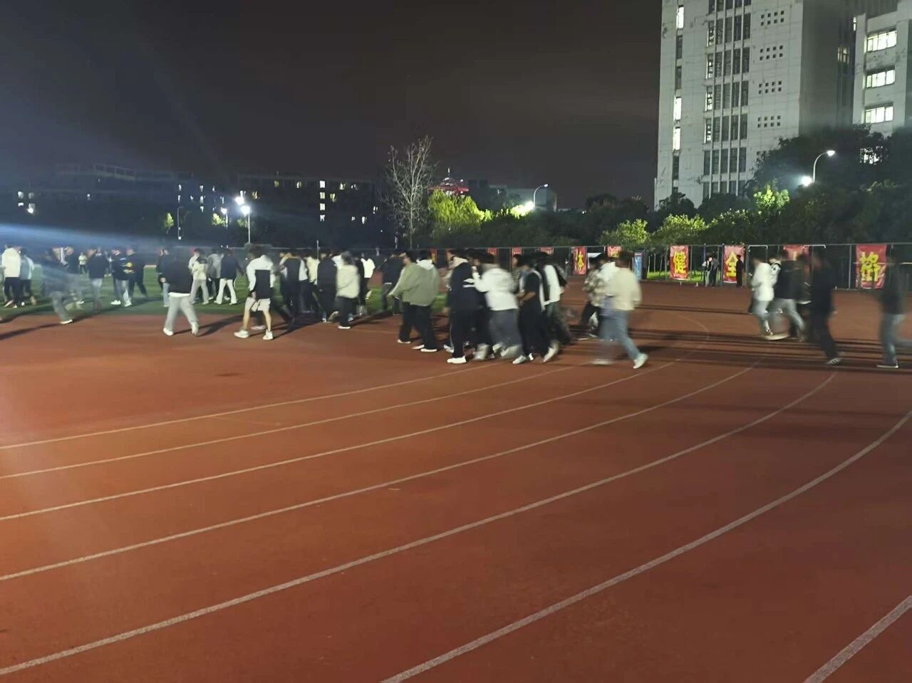 20251108213243_518509.jpg 20251108213243_518509.jpg