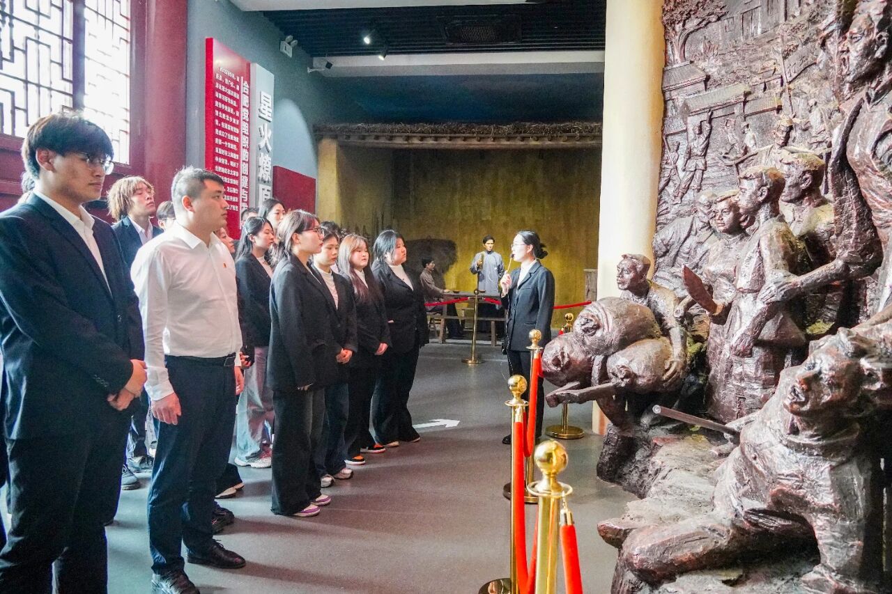 20251120140016_588498.jpg 1.jpg