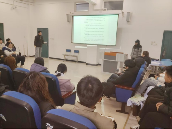 良法善治 與憲同行|健康護理學院團總支積極組織開展憲法晨讀活動