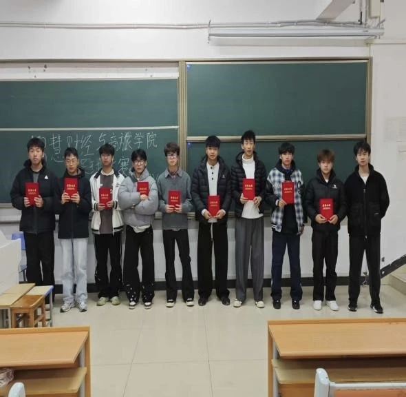 20251215221242_176757.jpg mmexport1765807633479.jpg